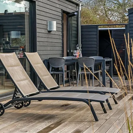 Talitha - 1-5km From The Sea By Interhome