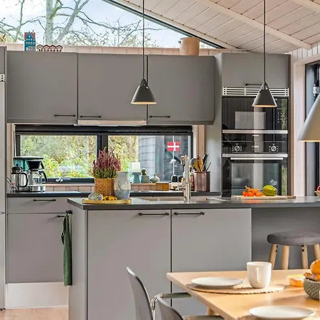 Talitha - 1-5km From The Sea By Interhome בית נופש הייורינג